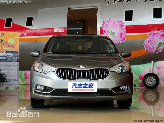 K3 Kia Subcompact Car 4 πόρτες Sedan με υψηλής ανάλυσης οθόνη αφής